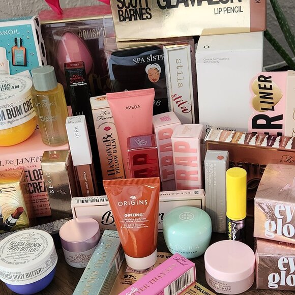 ✨️Mystery Beauty Box✨️ - Picture 5 of 6